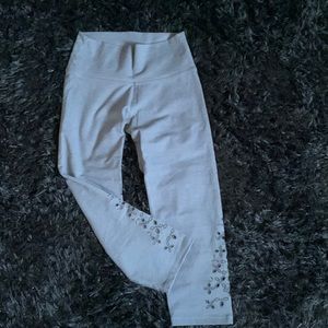 Old Navy Cropped Gray Leggings with Detail